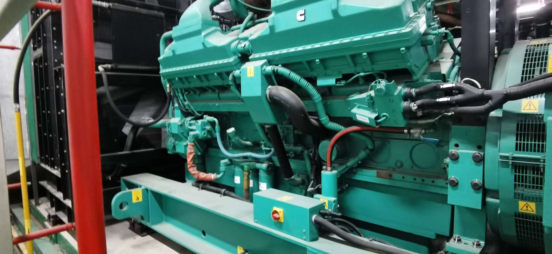 二手2000kw2500kva康明斯柴油发电机组qsk60g8发动机c2500d5a