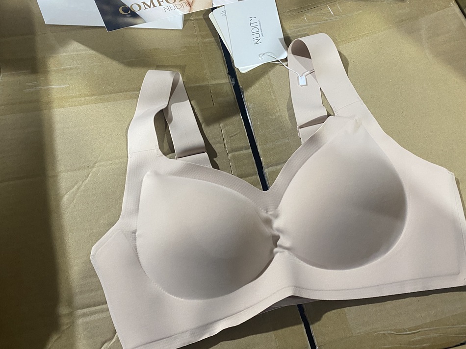 斤,75b,m合身155,90斤,70a,s合身尺码参考:xxl:一般适合胸围90abcxl