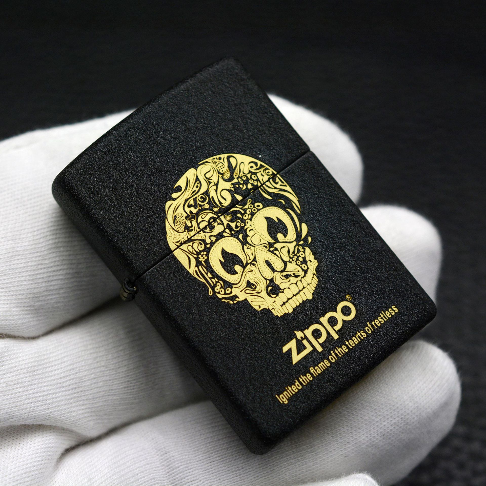 正品zippo  之宝 打火机  236 黑裂漆雕刻 火焰骷髅