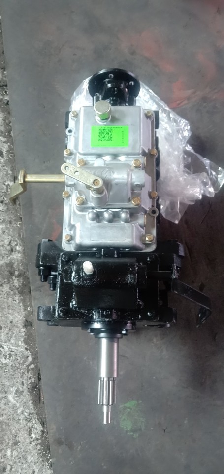 时风临工530f变速箱 前置副箱总成