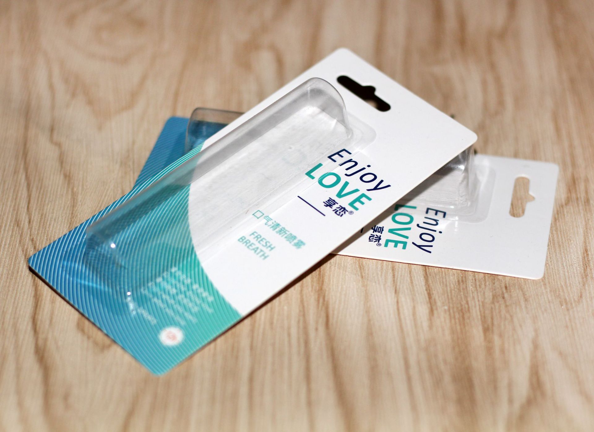 tf卡中性包装盒白卡对裱热压吸塑内存卡包装定制插卡吸塑外包装盒