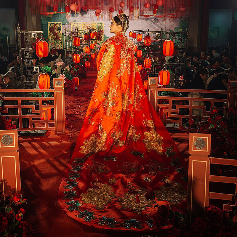 秀禾服新娘中式婚礼抖音同款长拖尾披肩大披风凤冠霞帔古装嫁衣秋