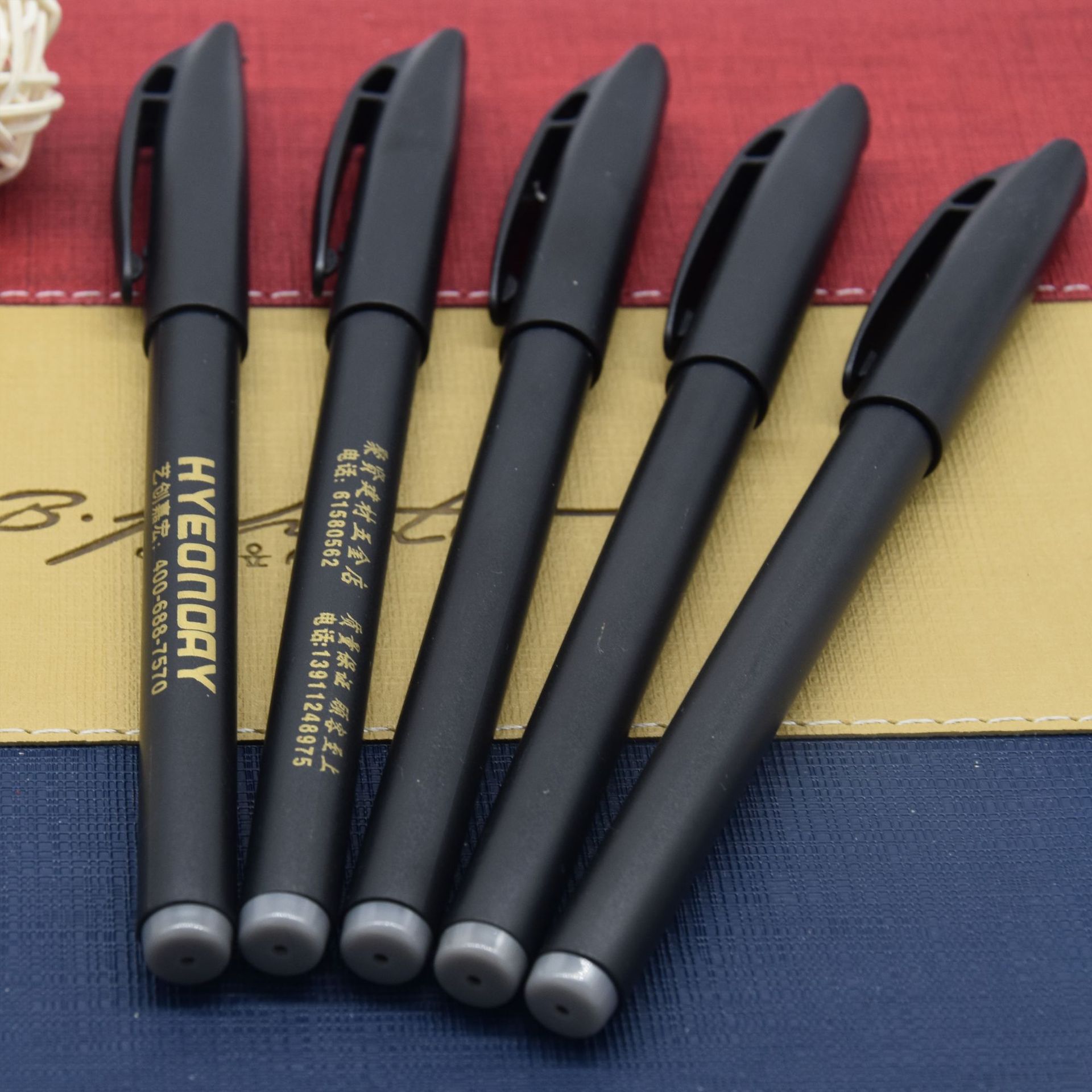 定制广告中性笔 塑料0.5 签字笔 碳素水笔可印logo