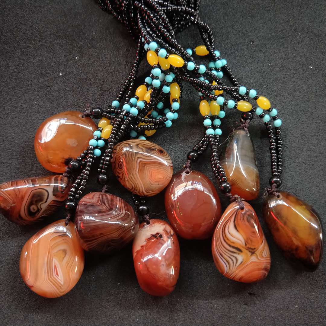 厂家批发缠丝玛瑙原石小吊坠 地摊玛瑙玉石挂件项链毛衣链