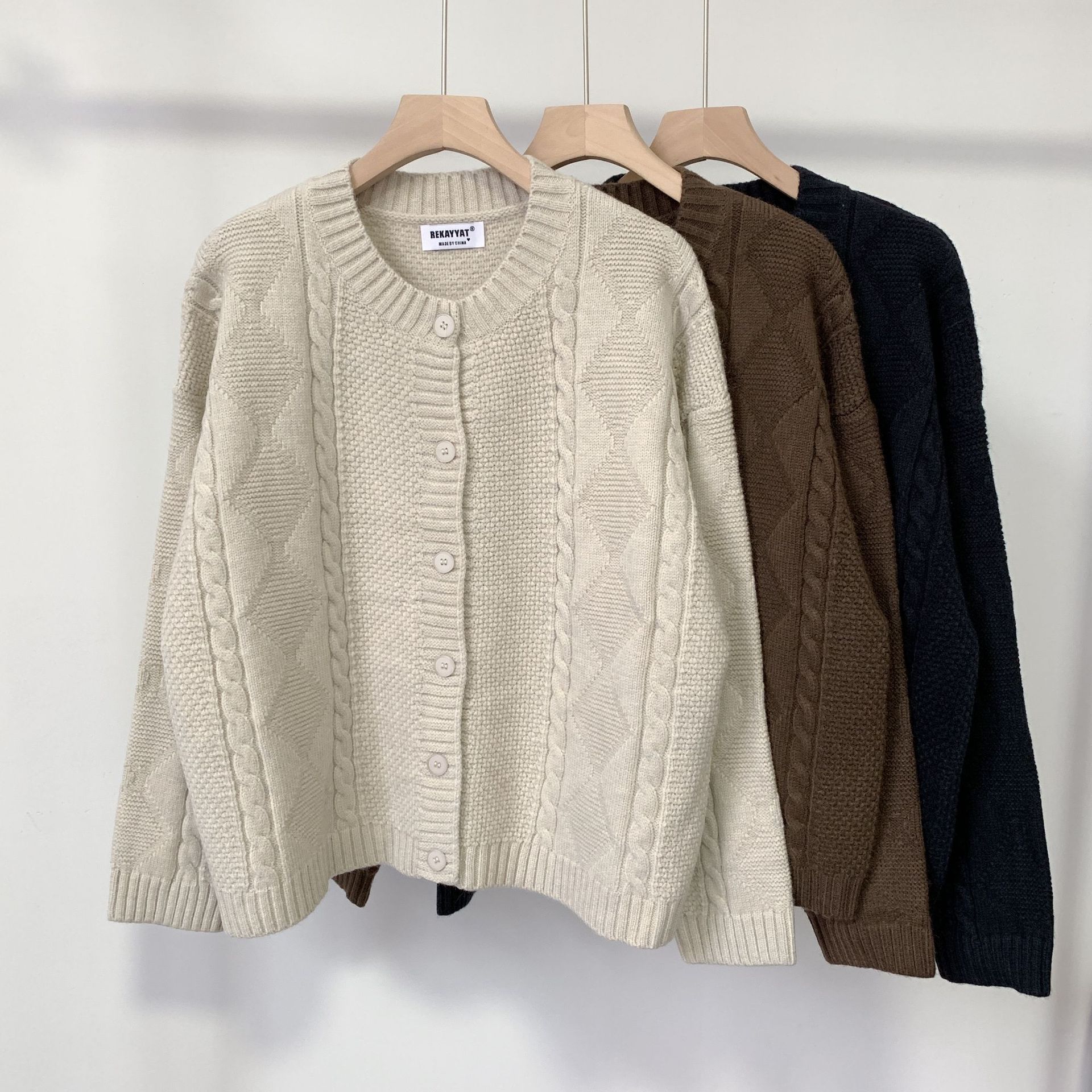 梵伊服饰2020年冬款甜美学院风复古麻花兔毛针织厚实纯色毛衣开衫