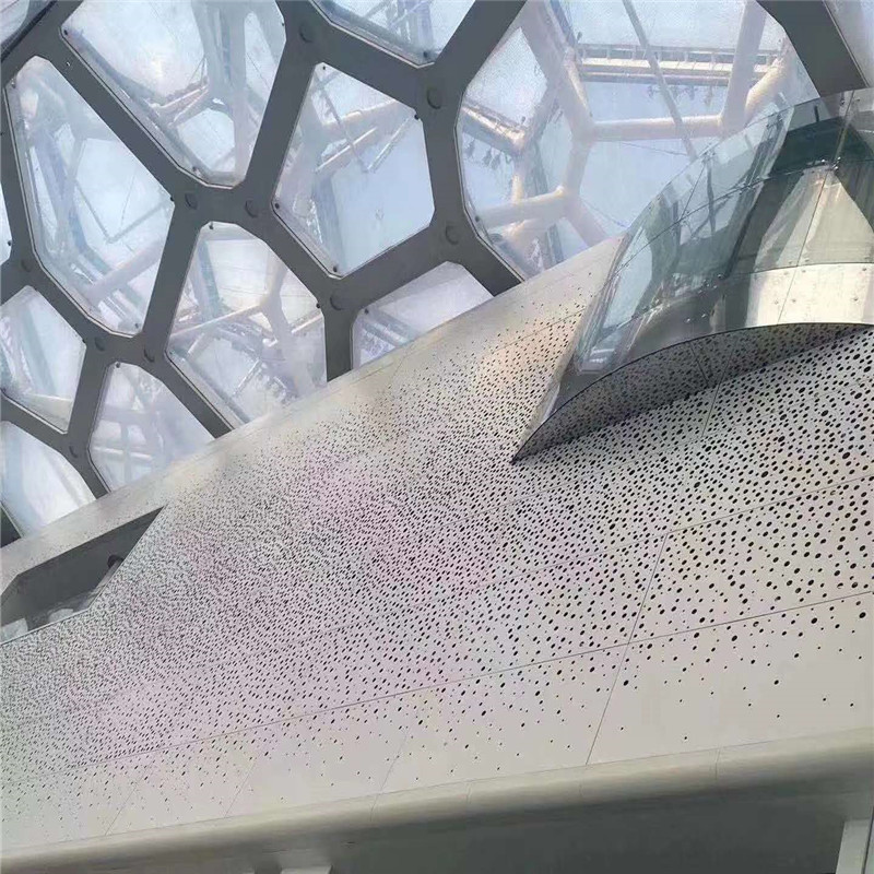 定制厂家氟碳漆铝单板大小孔渐变冲孔雕花镂空铝幕墙招牌门头装饰-阿