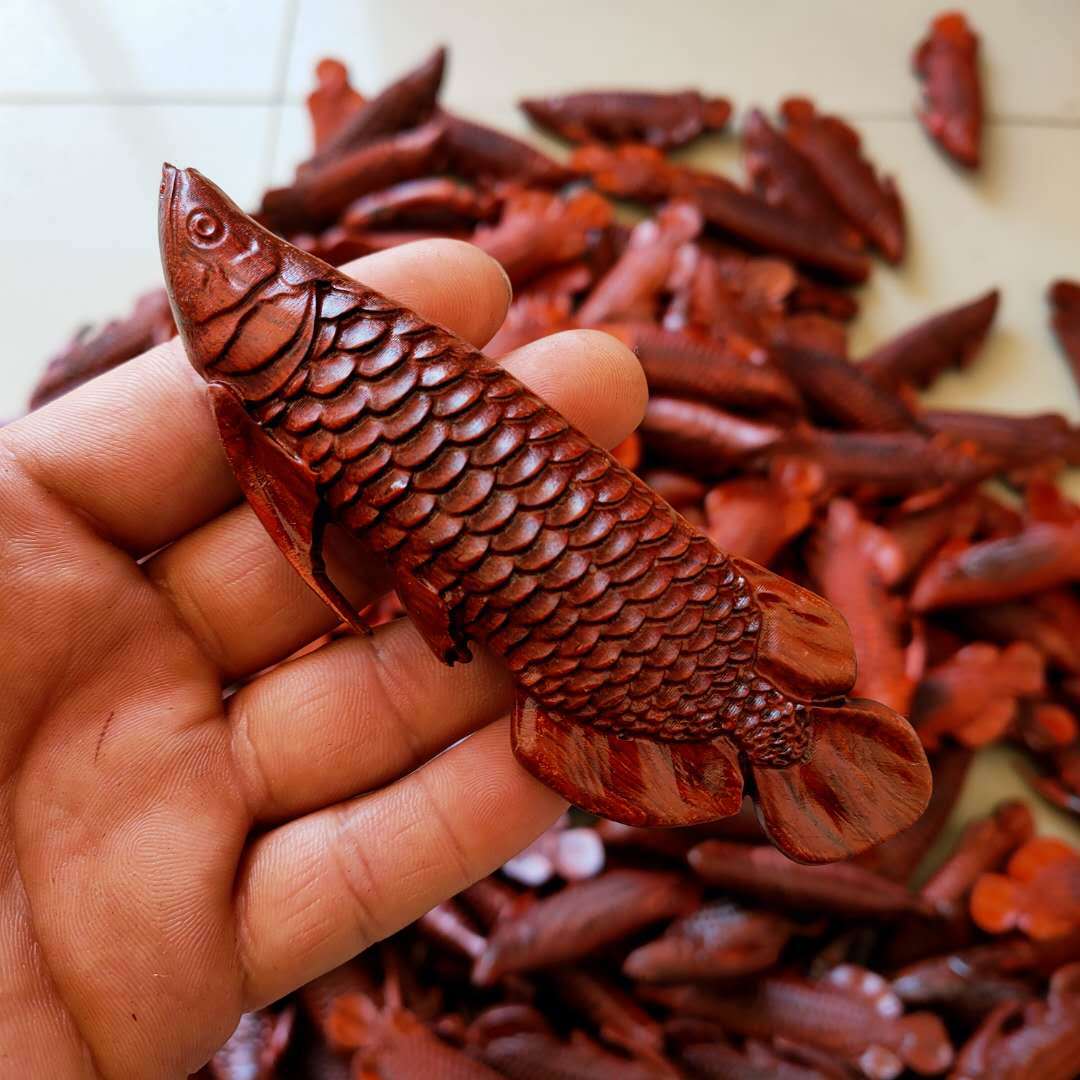 紫檀木挂坠 檀木雕刻金龙鱼  紫檀木手把件  檀木手把件地摊好货