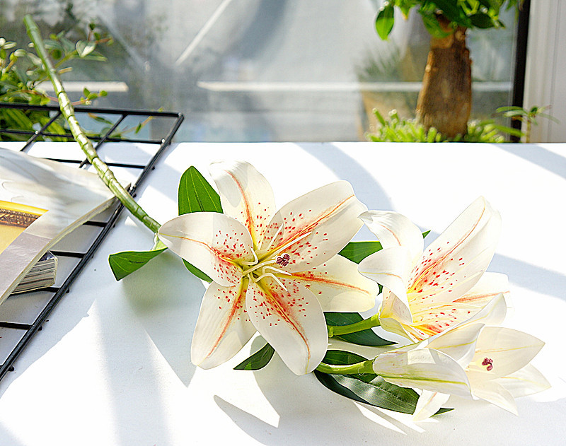 单枝3d3头小百合花 仿真花 酒店橱窗婚庆摄影道具家居装饰摆件