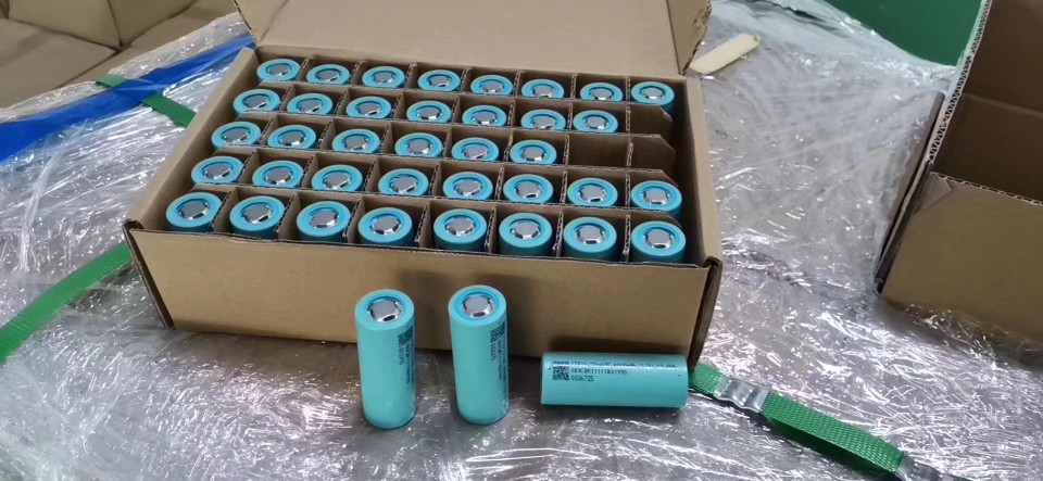 2v(v)额定容量4000mah(mah)型号26700品牌利维能电池类型圆柱型锂电池