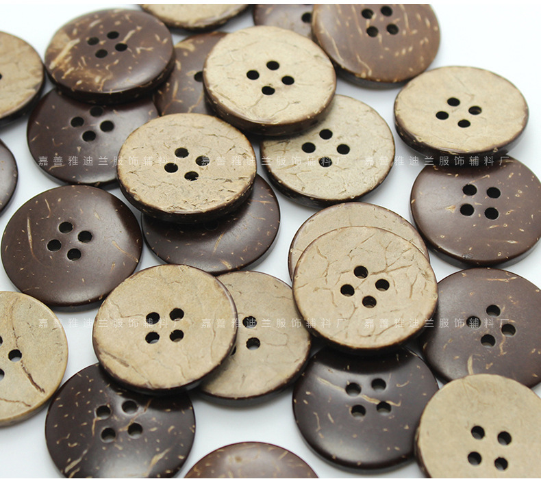 现货供应天然椰子壳纽扣圆形四眼椰壳扣两眼椰子扣diy儿童纽扣子