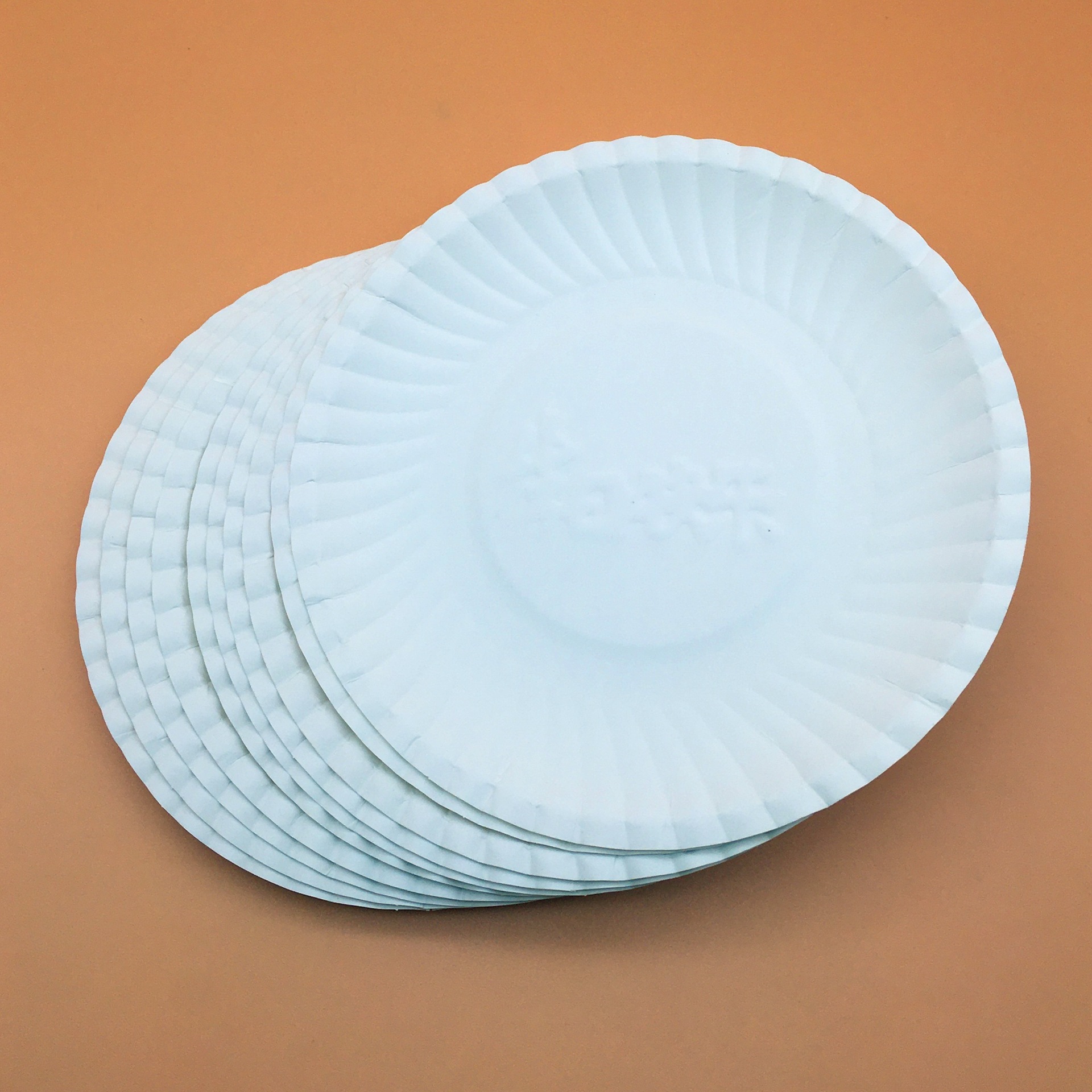 一次性蛋糕盘螺纹点心纸盘可降解餐盘口杯纸制作甜点纸盘厂家直销