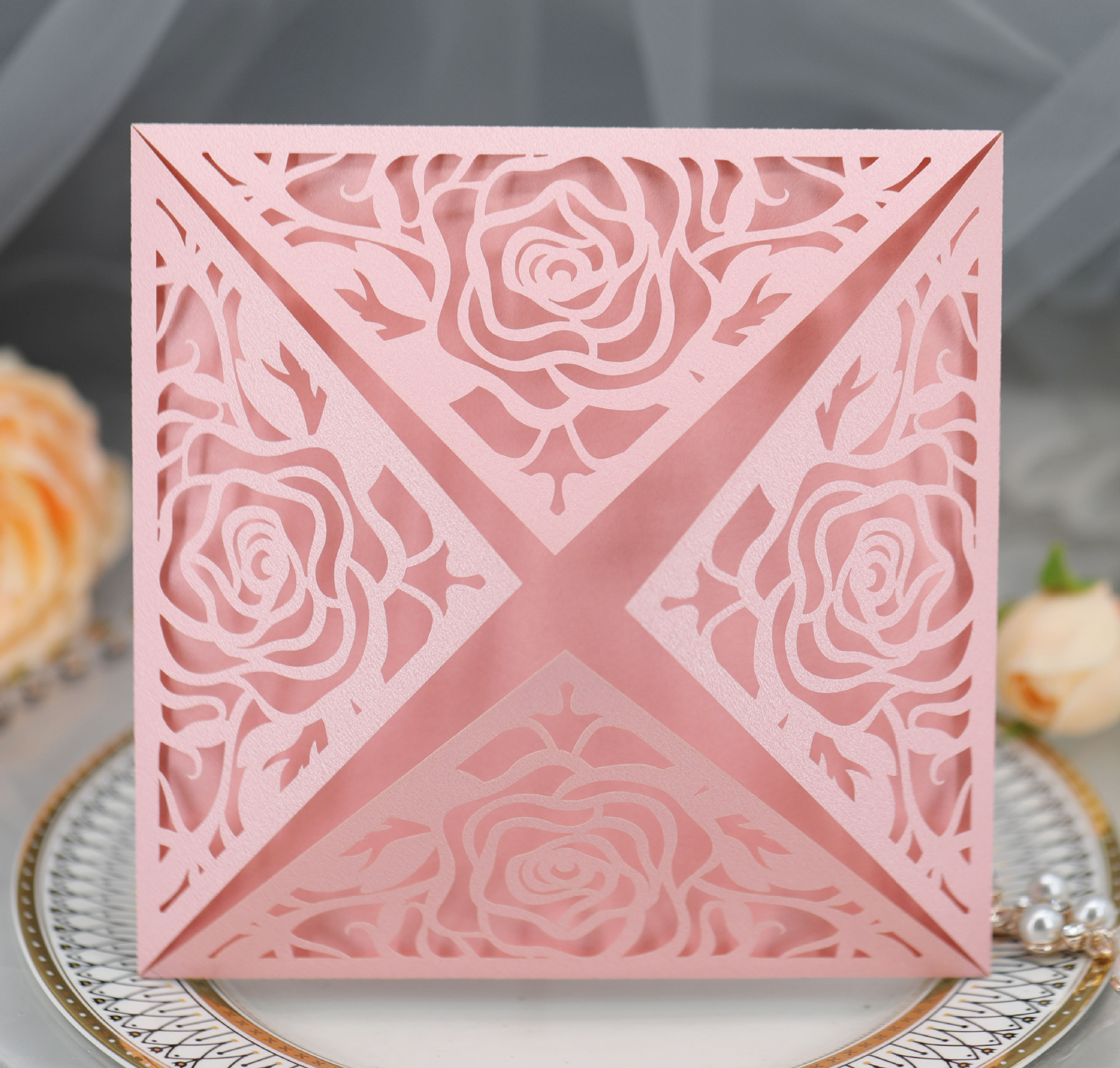 情人节激光镂空玫瑰花请柬 新款粉色邀请函 婚礼贺卡卡片深圳批发