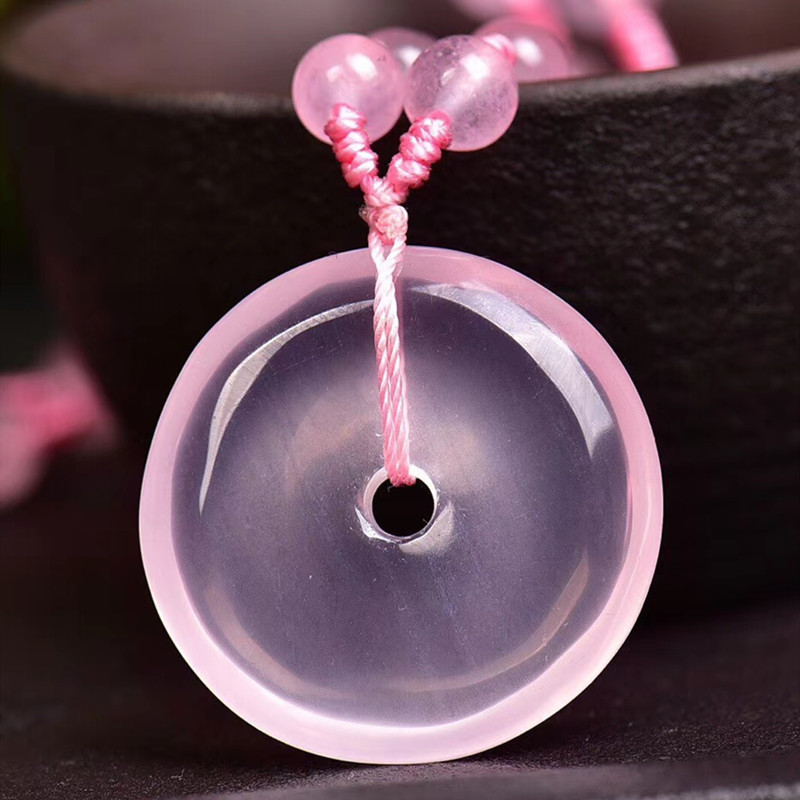 天然莫桑粉水晶平安扣吊坠项坠男女款粉色水晶原石打磨挂件饰品