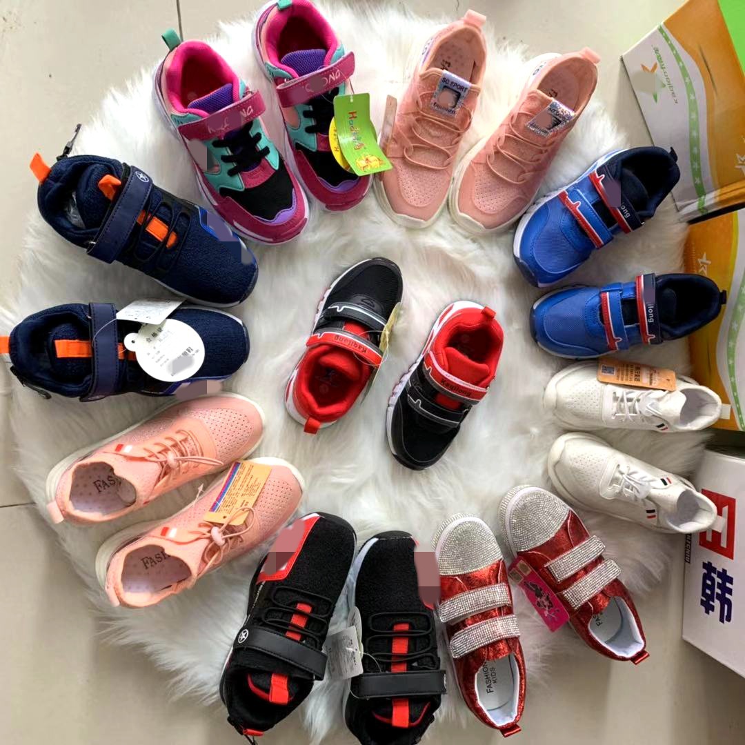 春秋季杂款时尚飞织童鞋中小童学生运动鞋3-10元批发地摊市场货源