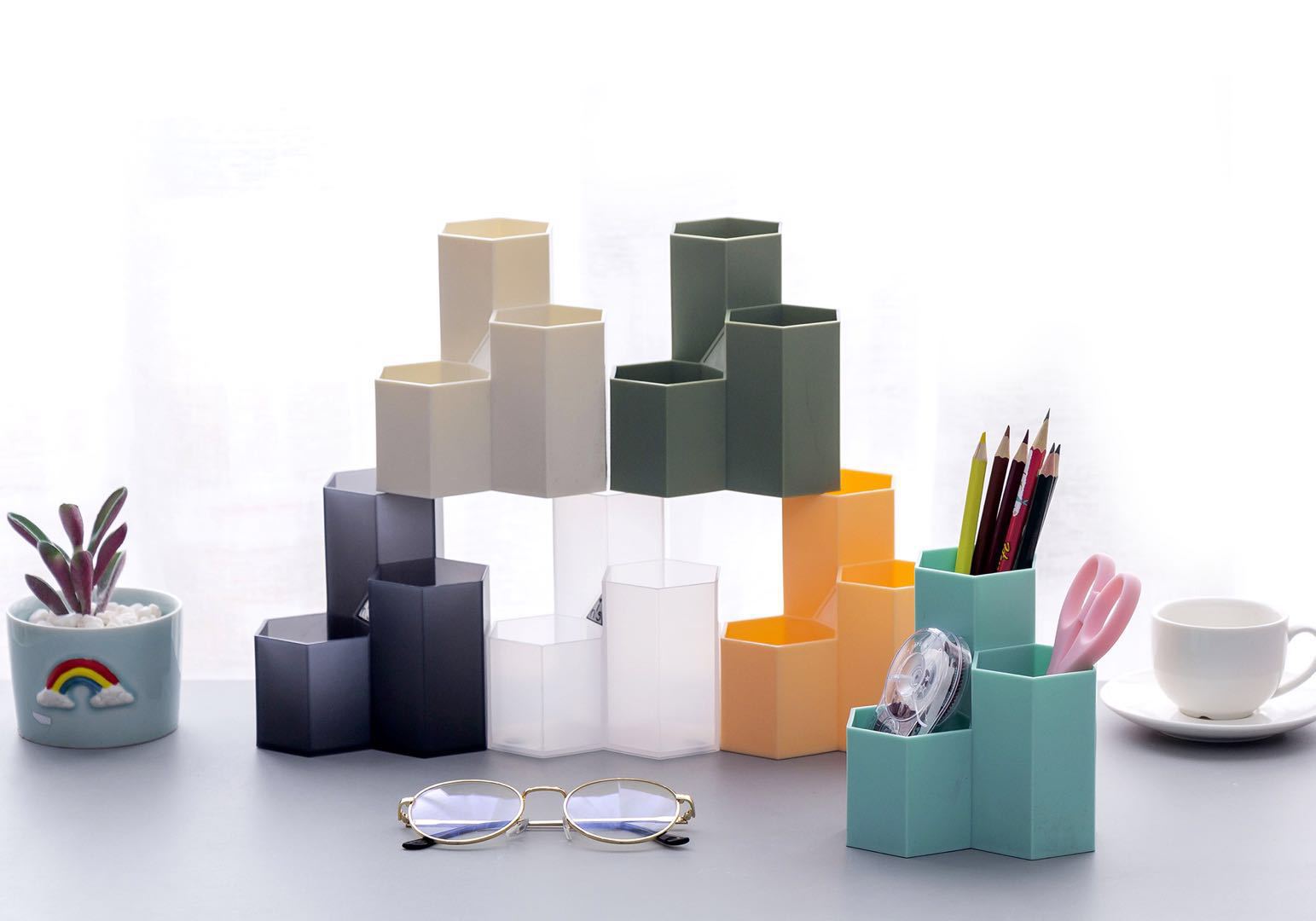 厂家批发网红创意组合3个装六角笔筒简约塑料桌面学生办公笔桶