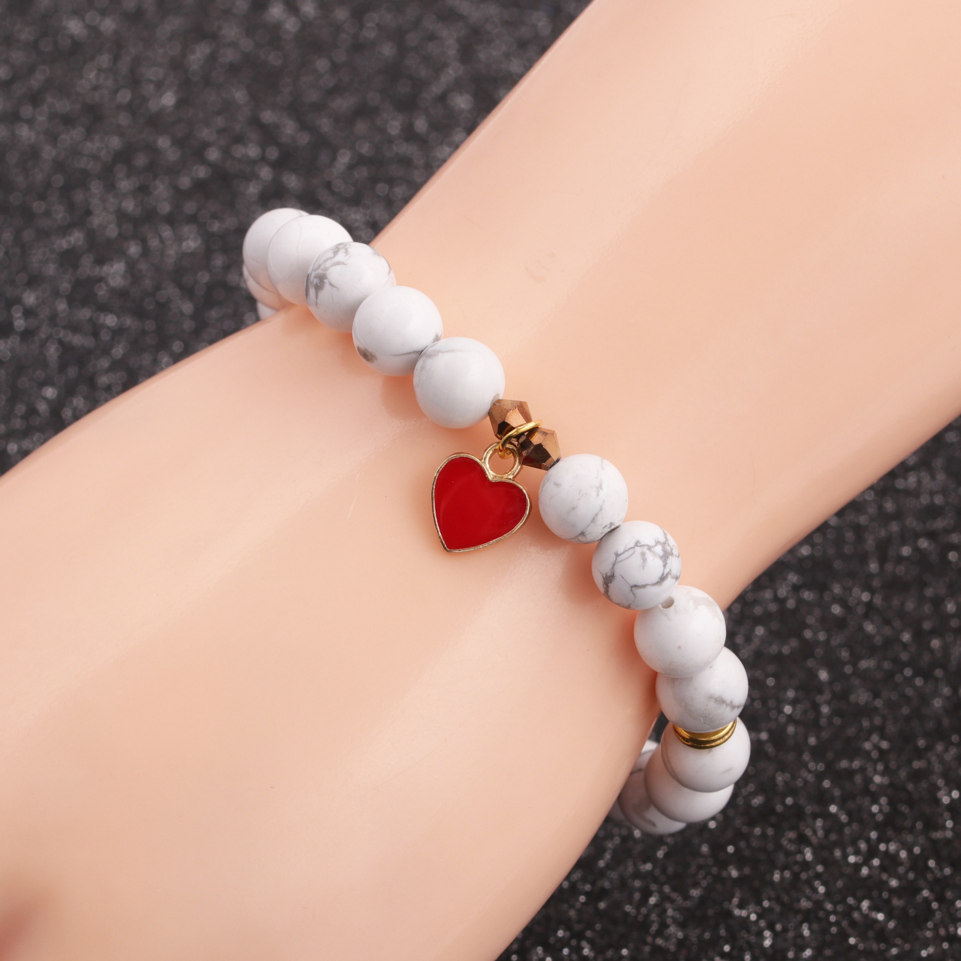 新品上市 8毫米白松石磨砂石爱心简约手串手链 欧美一件代发首饰