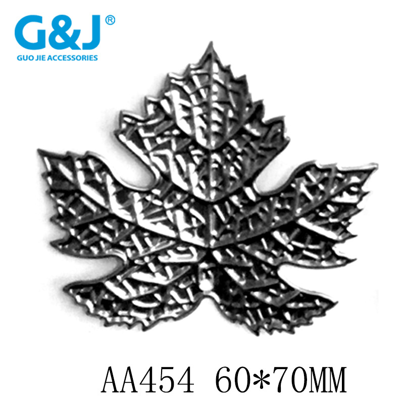 Photo Frame Accessories Iron Maple Leaf Decoration Classical Style Specimen Leaf Iron Pendant Iron Candlestick Iron Sheet Stamping Leaves