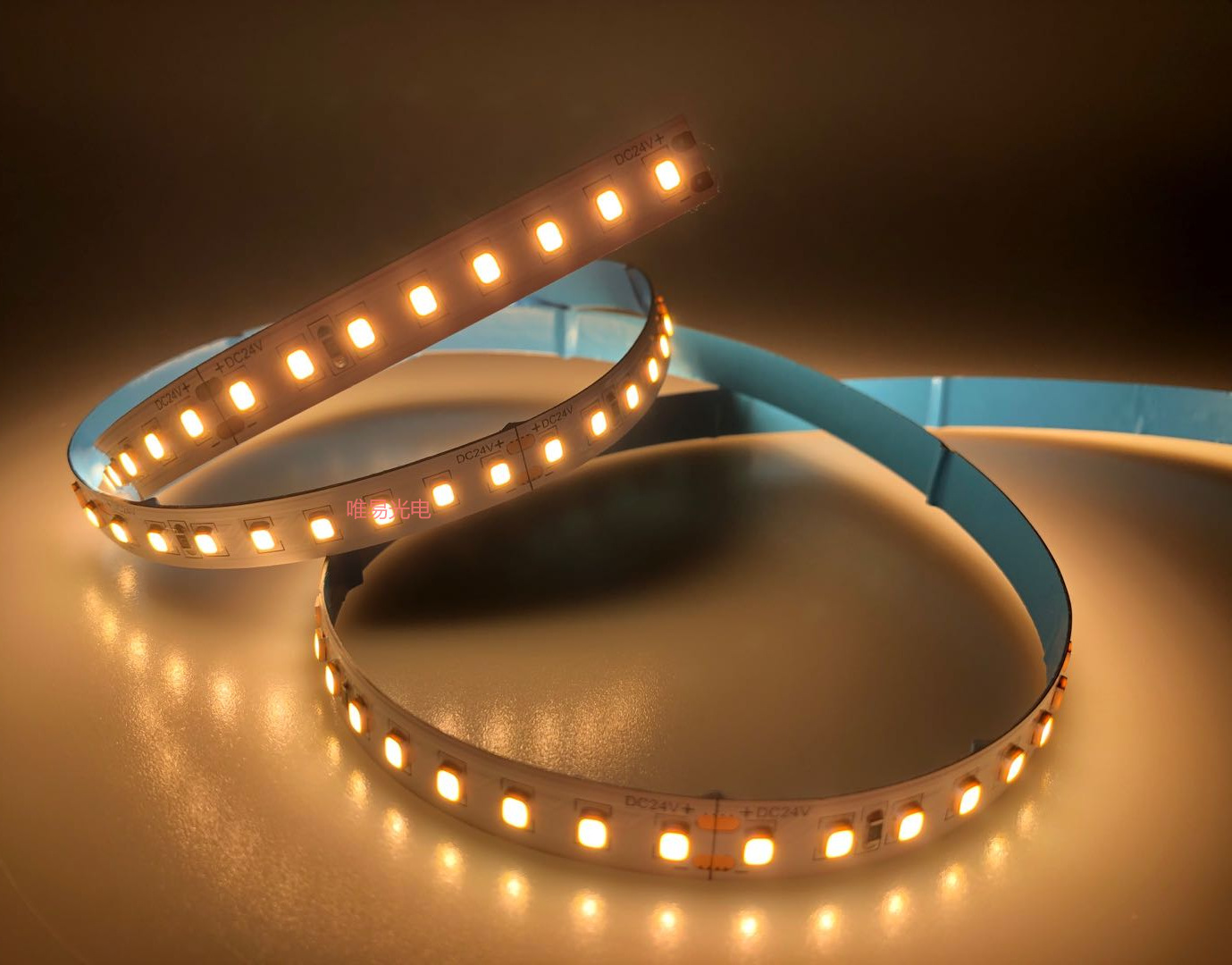 高光效 2835led灯带 24v8灯一组 一米128灯2835灯条