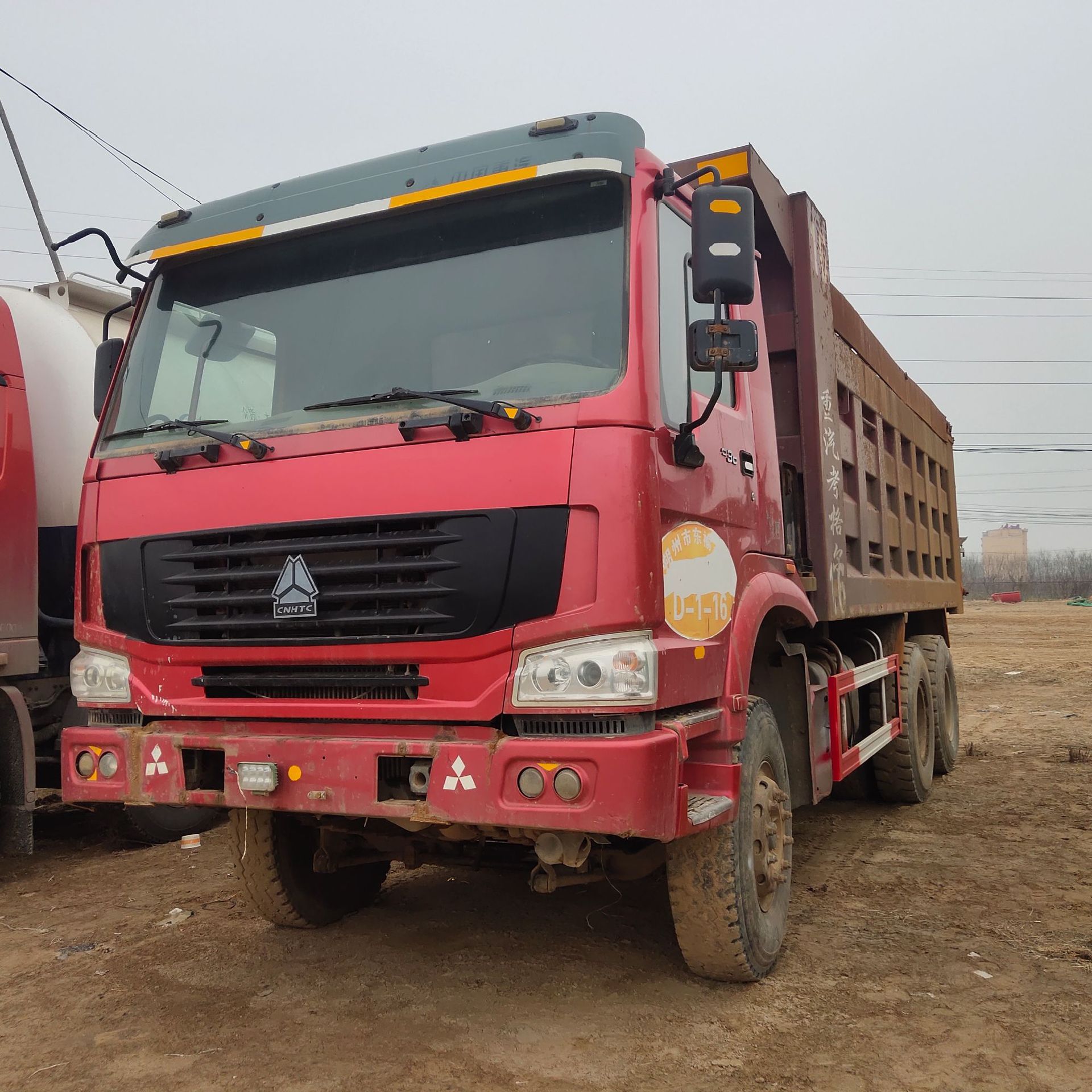 出口非洲豪沃后八轮自卸工程货车 前四后八自卸车 二手双桥车市场
