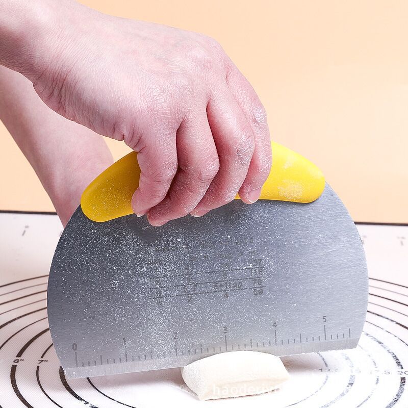 亚马逊不锈钢带刻度切面刀面粉切刀单面切肠粉刮刀pastry scraper
