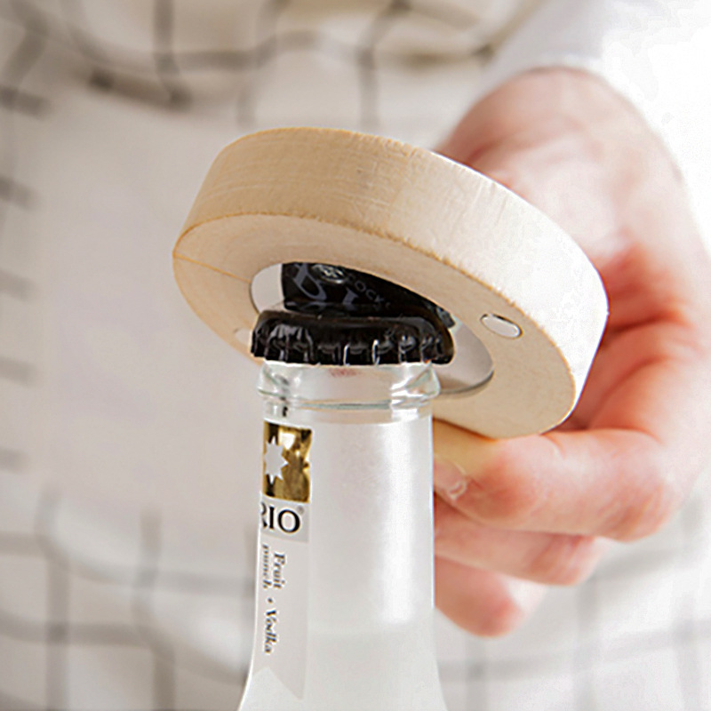 工厂批发北欧风木质圆形开瓶器 多功能创意礼品麋鹿啤酒开瓶器