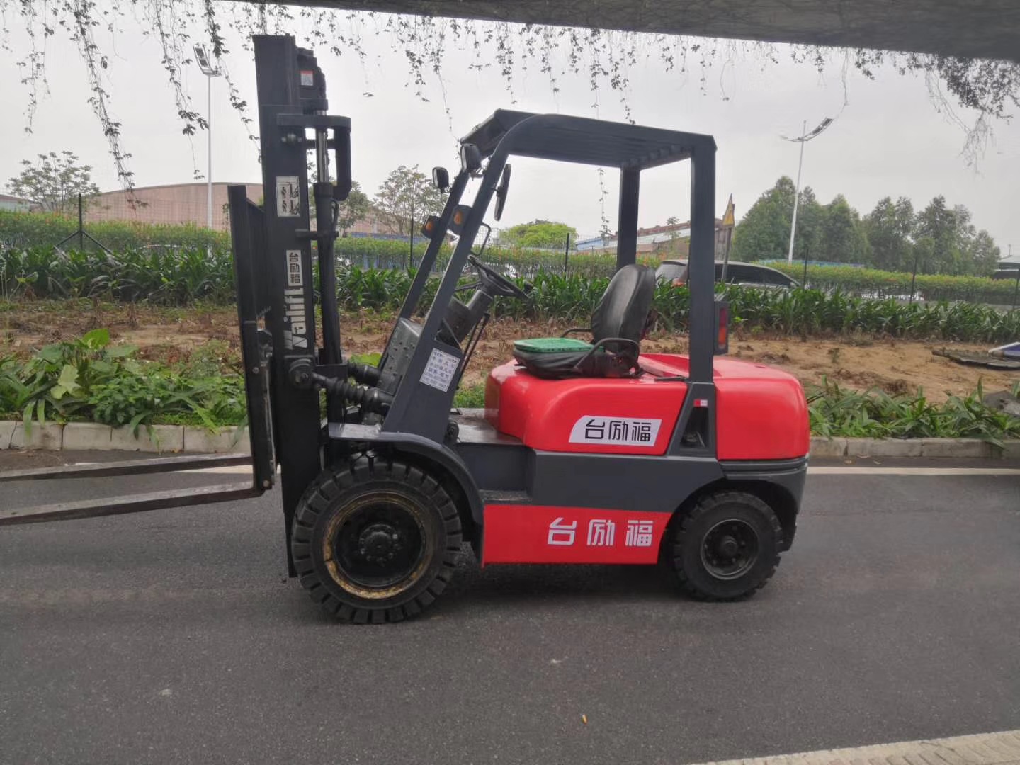 特惠转售二手丰田台励福柴油叉车3.5吨升6米,宽视野门架