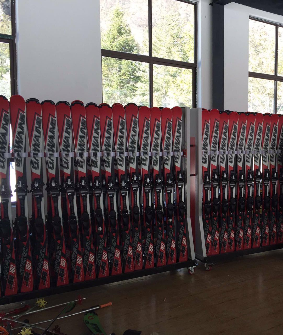 滑雪板存放架,雪鞋存放架,雪杖存放架,雪服存放架