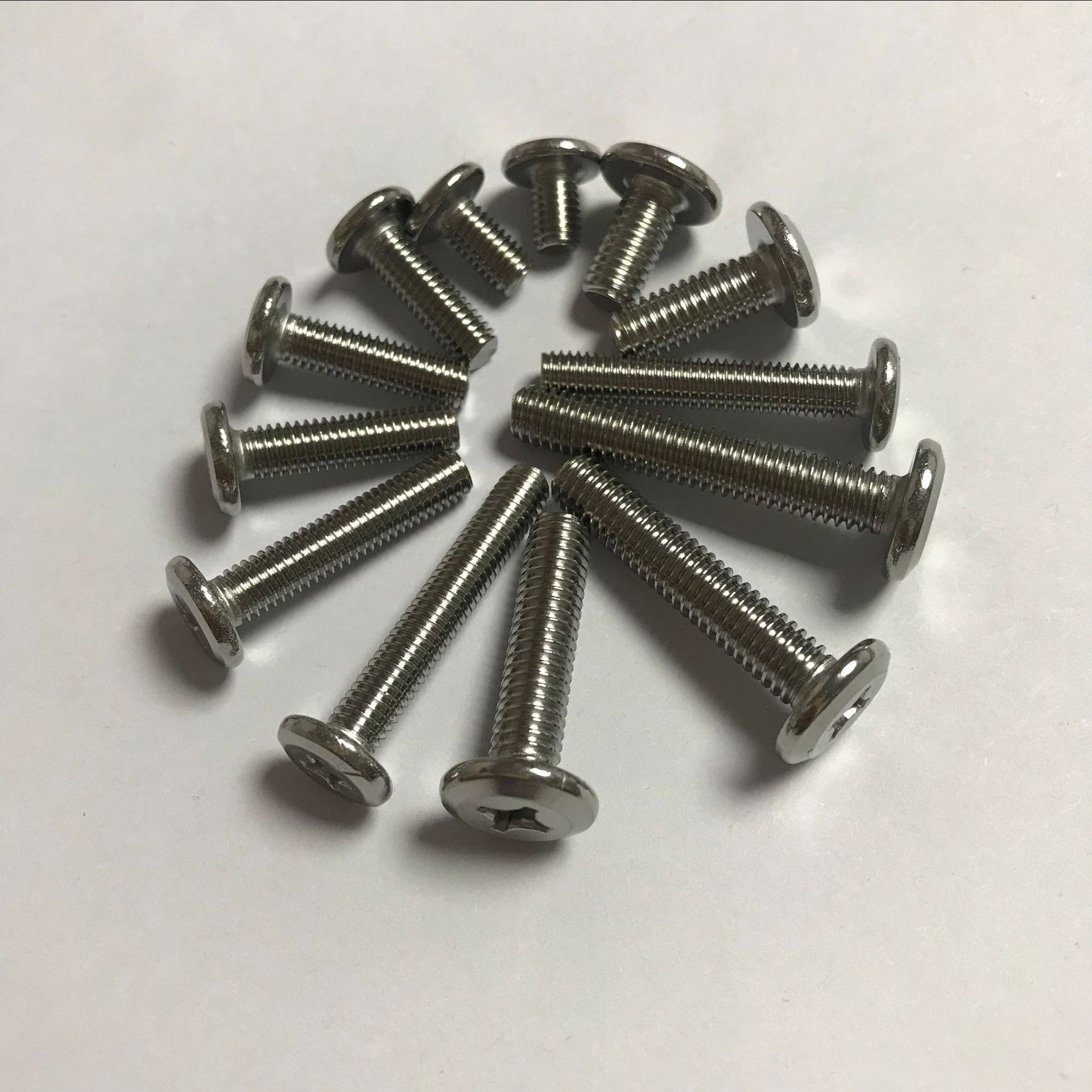 304不锈钢倒边十字螺丝家具斜大平头螺丝货架组合螺栓家私螺丝