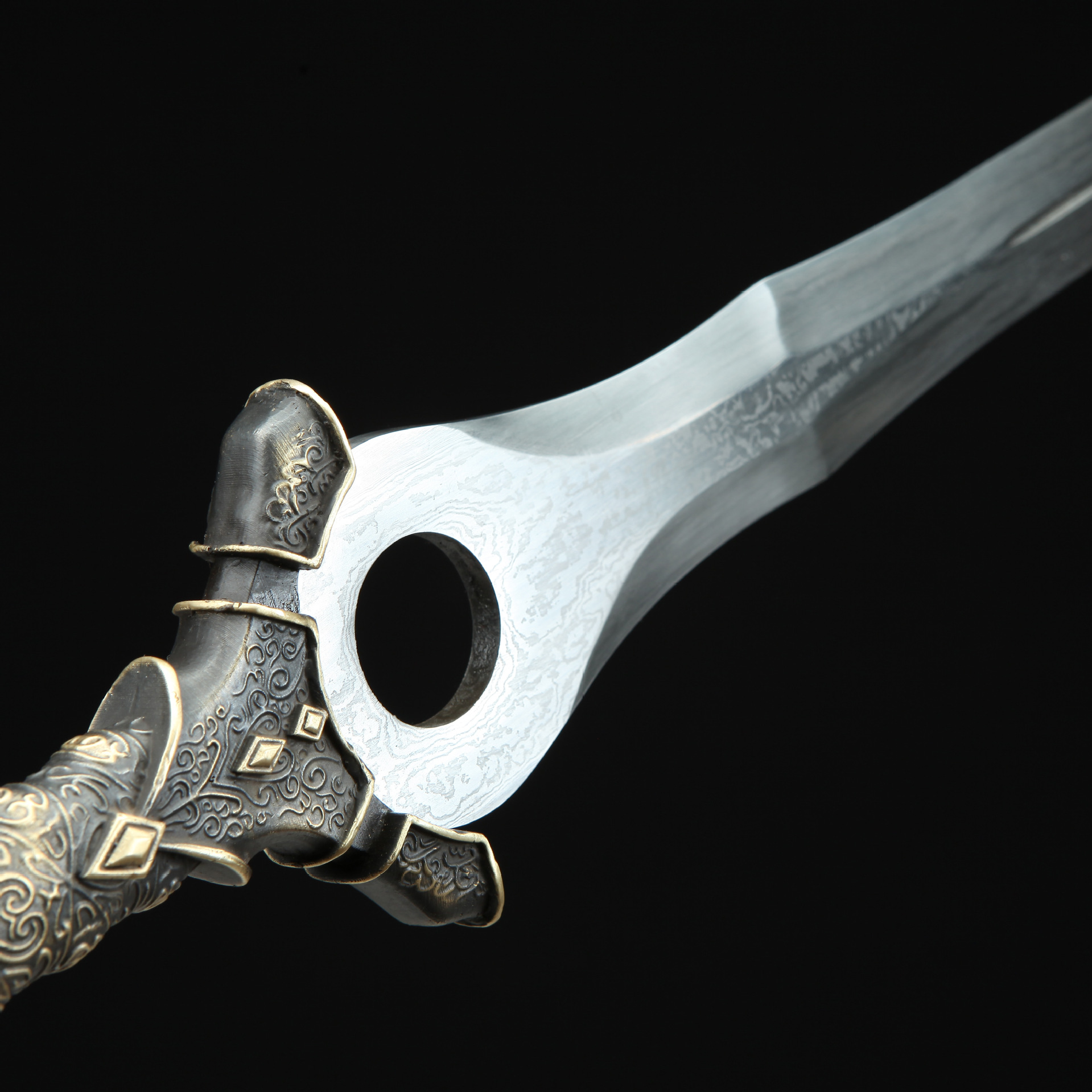 龙泉市刀剑花纹钢一体影视硬剑手工锻打防身宝剑摆件工艺品未开刃