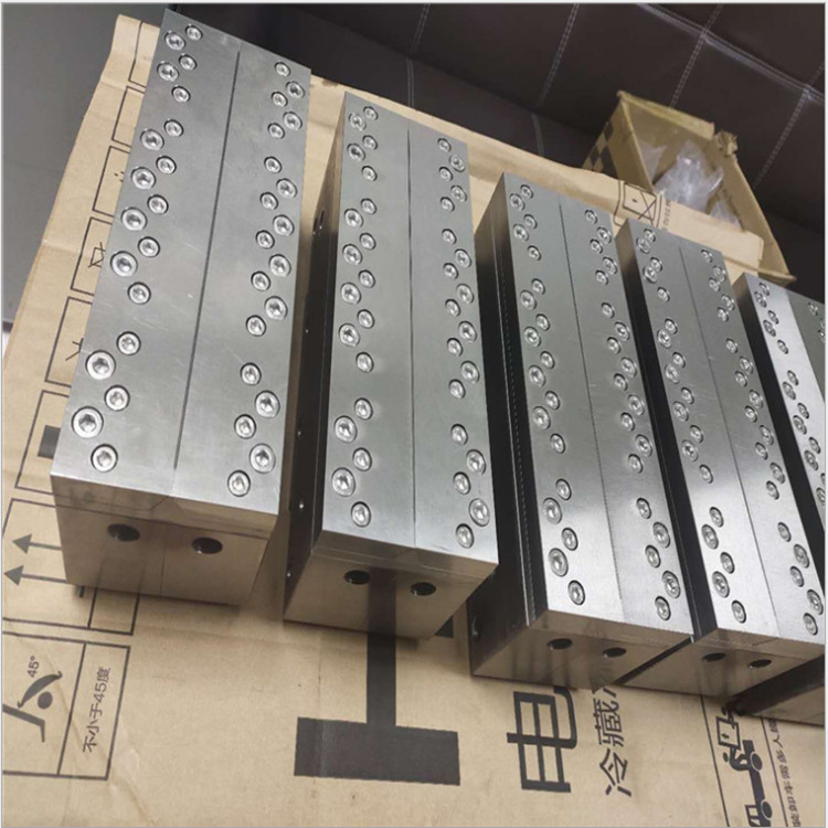 天亿 厂家定制 口罩熔喷布模具 微孔喷丝模具 kn95熔喷布模具喷头