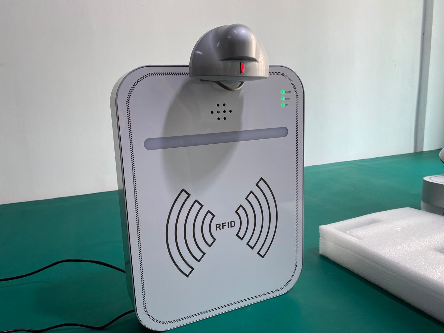 rfid声光防盗厂家固定式一体机uhf超高频挂墙式读写器