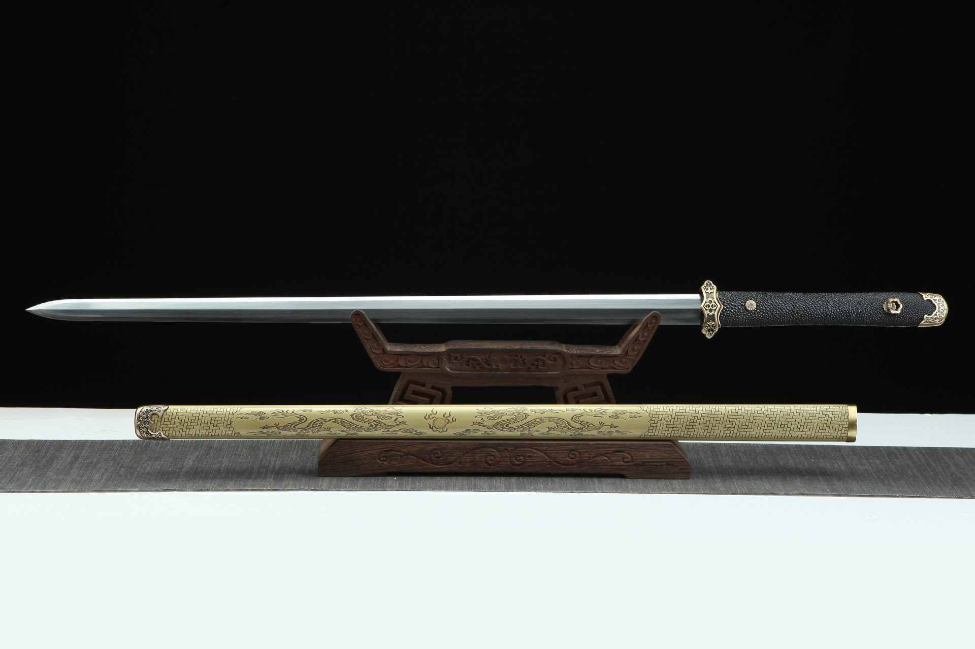 龙泉刀剑传统手工镇宅宝剑花纹钢烧刃唐剑八面硬清剑冷兵器未开刃