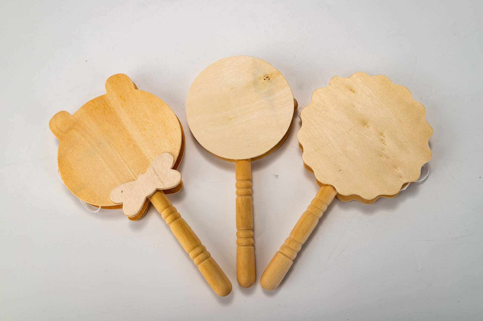 木质工艺品批发幼儿园diy彩绘手工木头波浪鼓卡通宝宝手摇鼓玩具