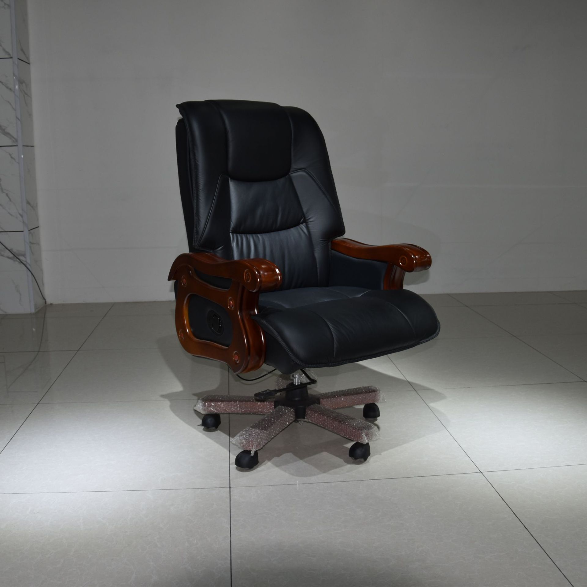 厂家直销实木办公椅高档牛皮老板椅旋转升降可躺真皮大班椅总裁椅