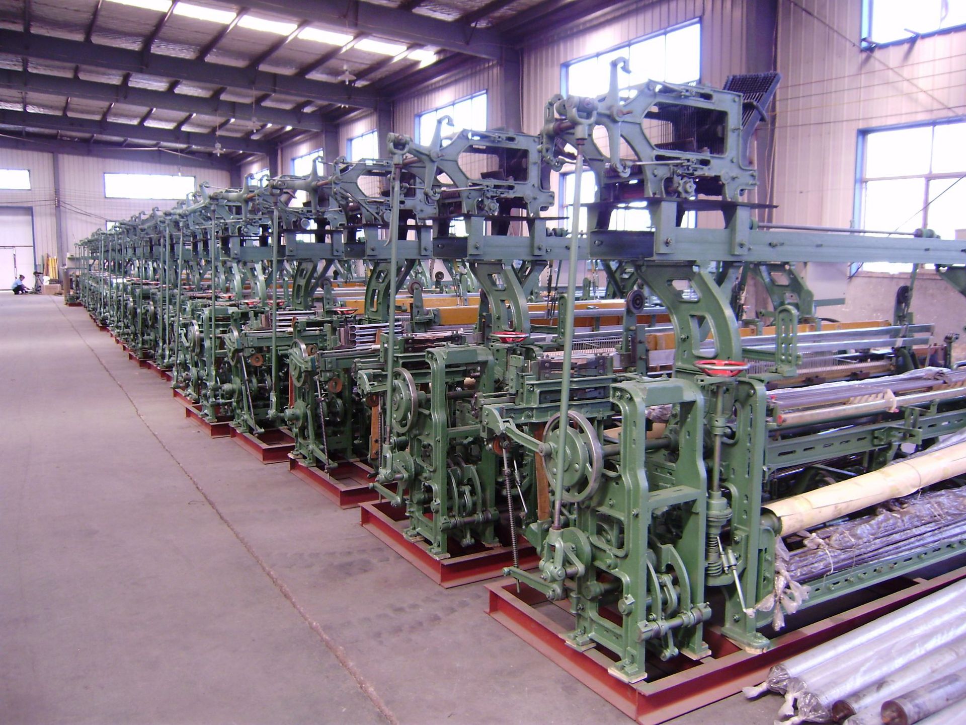 鲁嘉纺织机械 ga747剑杆平纹织机 箭杆平纹织布机 特种布织机厂家