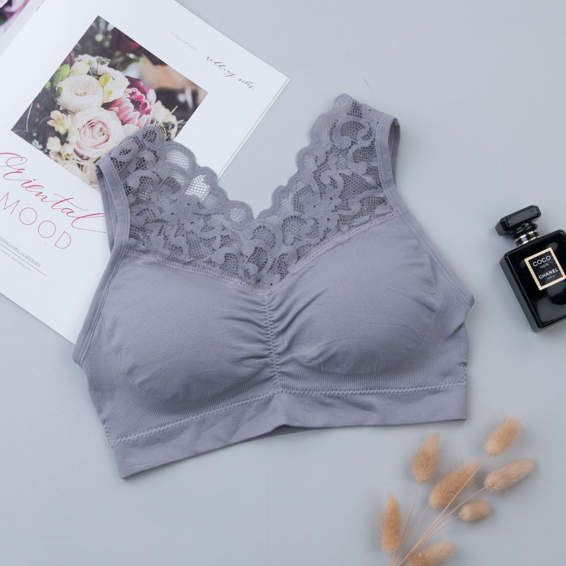 无缝新款蕾丝美背裹胸抹胸 无钢圈防走光性感蕾丝v领打底背心女