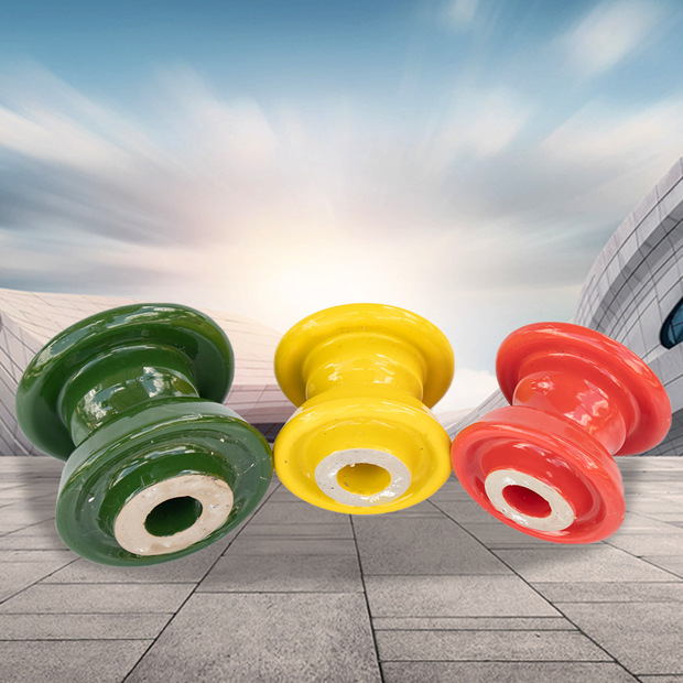 厂家供应 彩色低压陶瓷绝缘子户外复兴电瓷 各类高低压蝴蝶批发