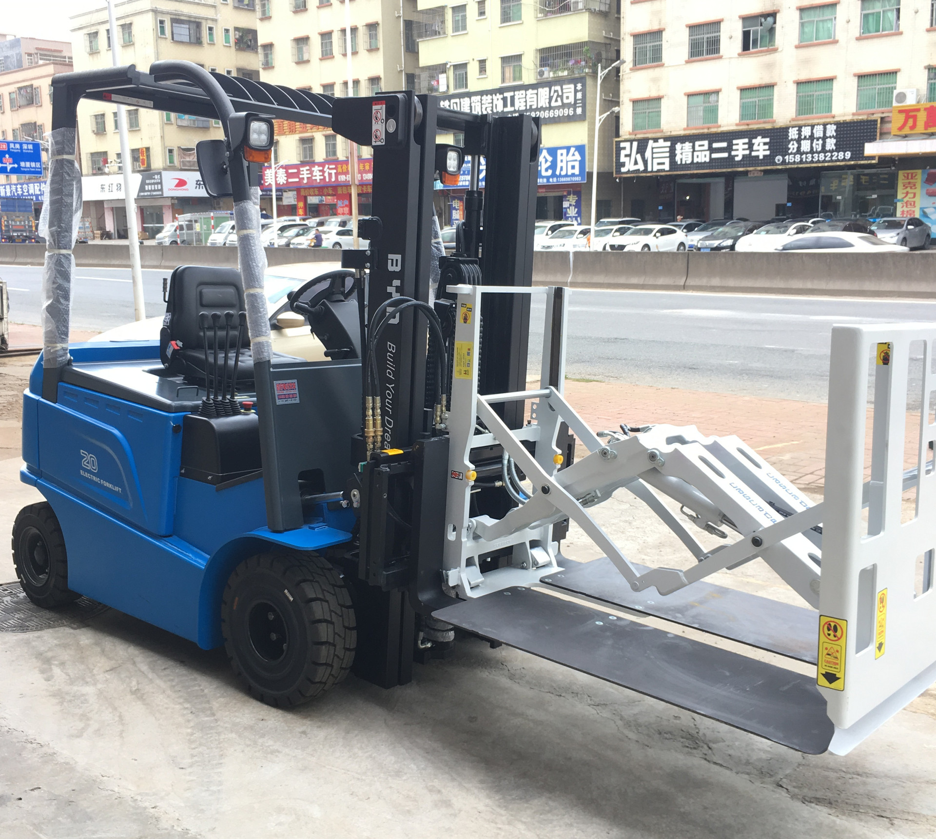 全新2吨比亚迪锂电池电动叉车配卡斯卡特快装型推拉器 锂电池叉车