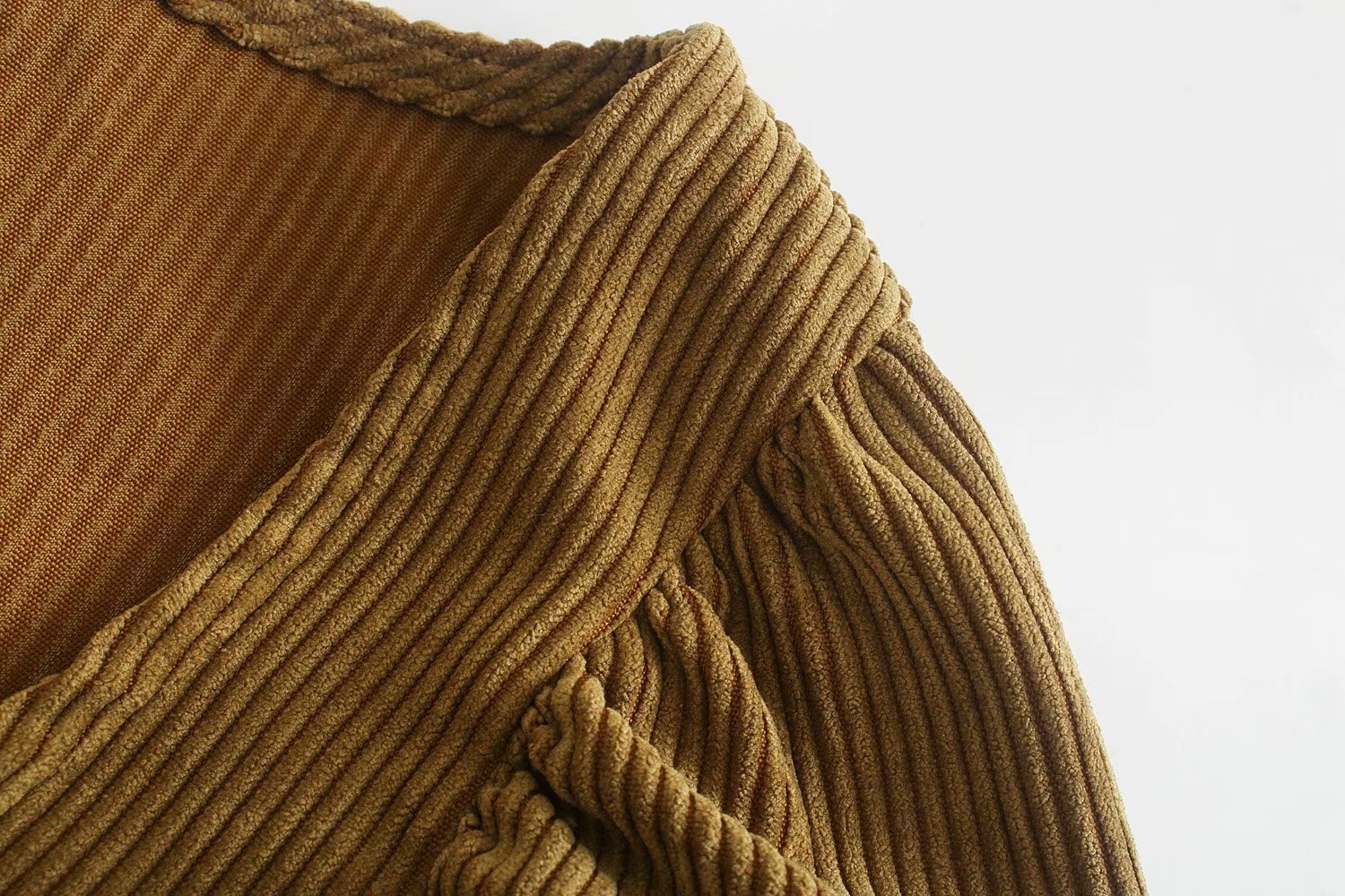 秋冬款纯色棉东大门套头棕色修身型街头潮人方领泡泡袖长袖打底衫