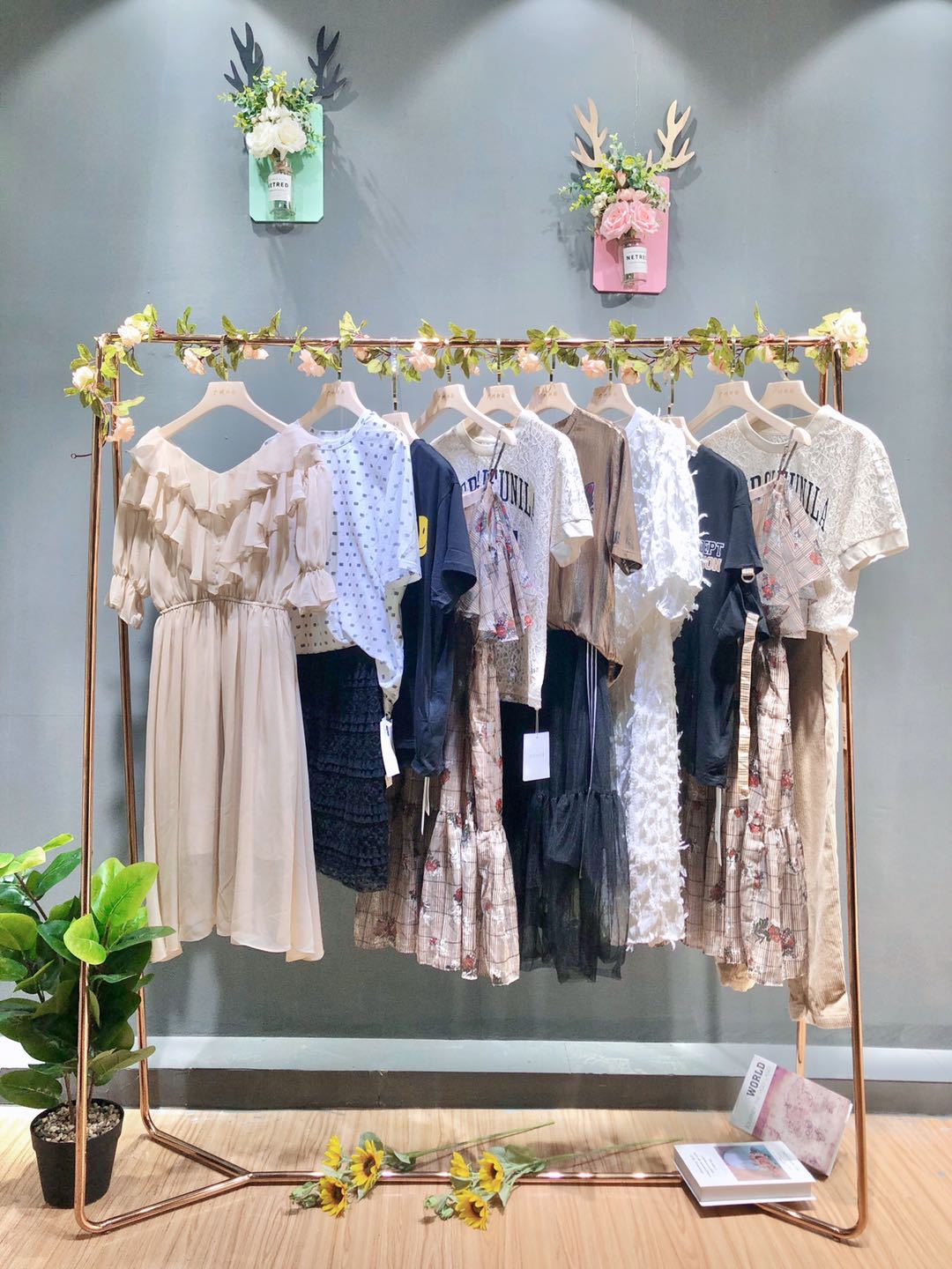 几禾专柜女装 原创设计师潮牌女装批发 撤柜品牌折扣女装尾货清仓