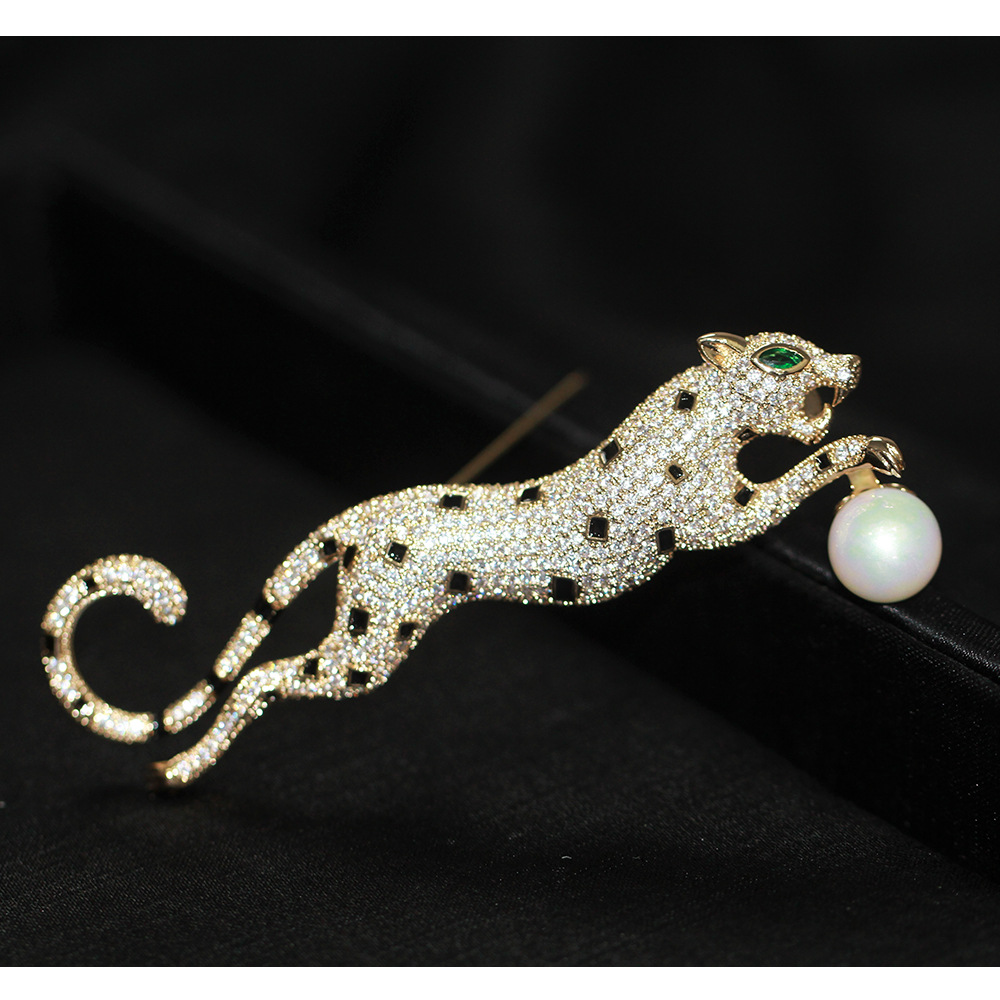 新品高档复古微镶金银两色豹子胸针夸张欧美长款男女别针配饰混批