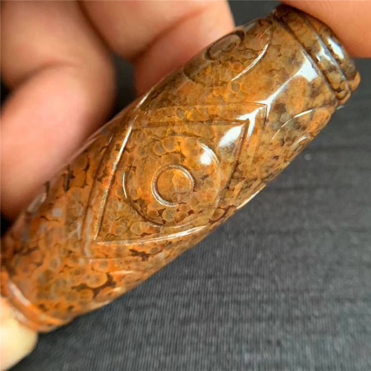 西藏藏式海螺化石法螺天珠九眼吊坠褐红黄底项链配饰真品