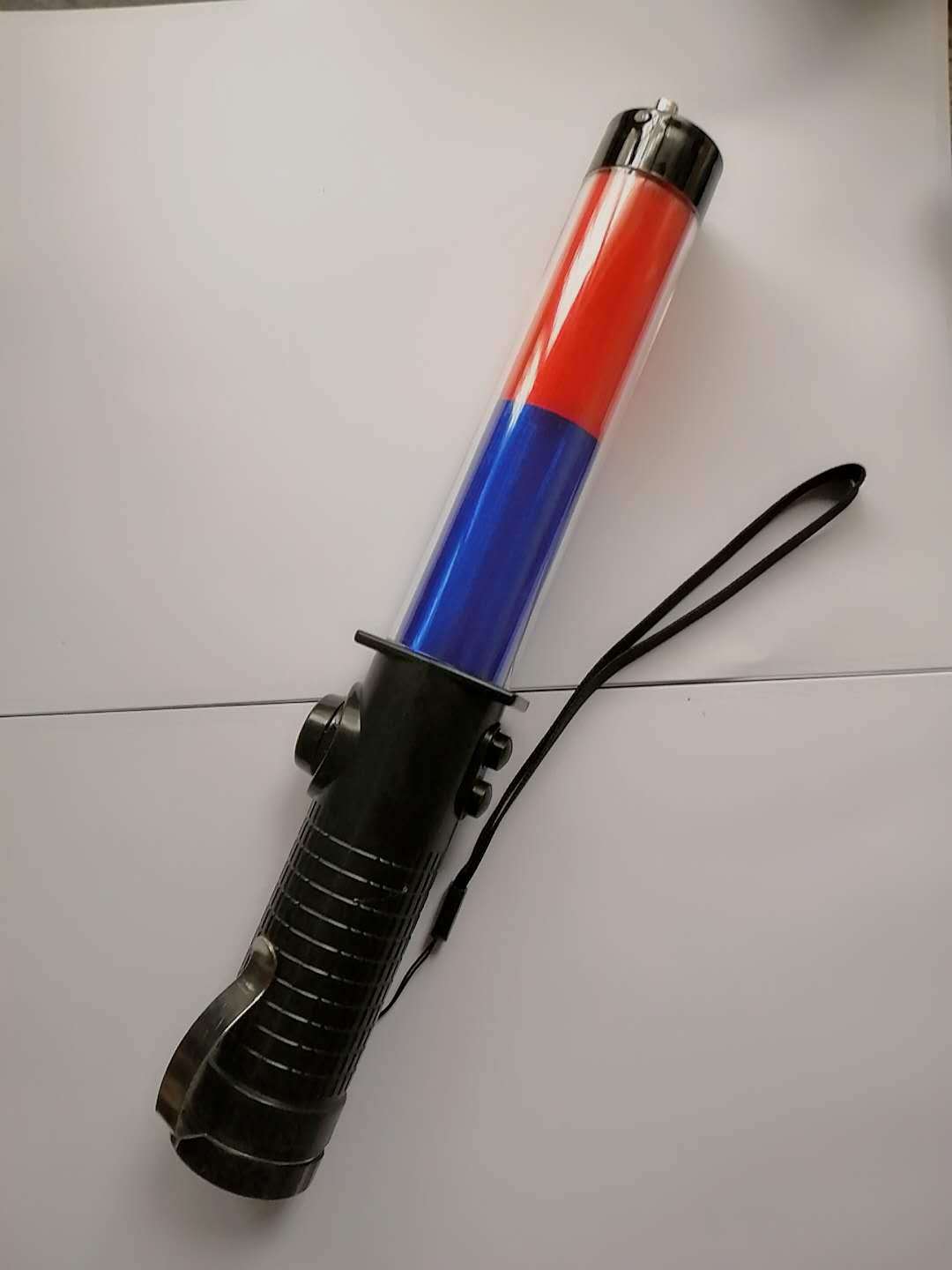 30cm鸣笛红蓝交通指挥棒荧光棒发光棒led指挥棒救生棒警示停车场