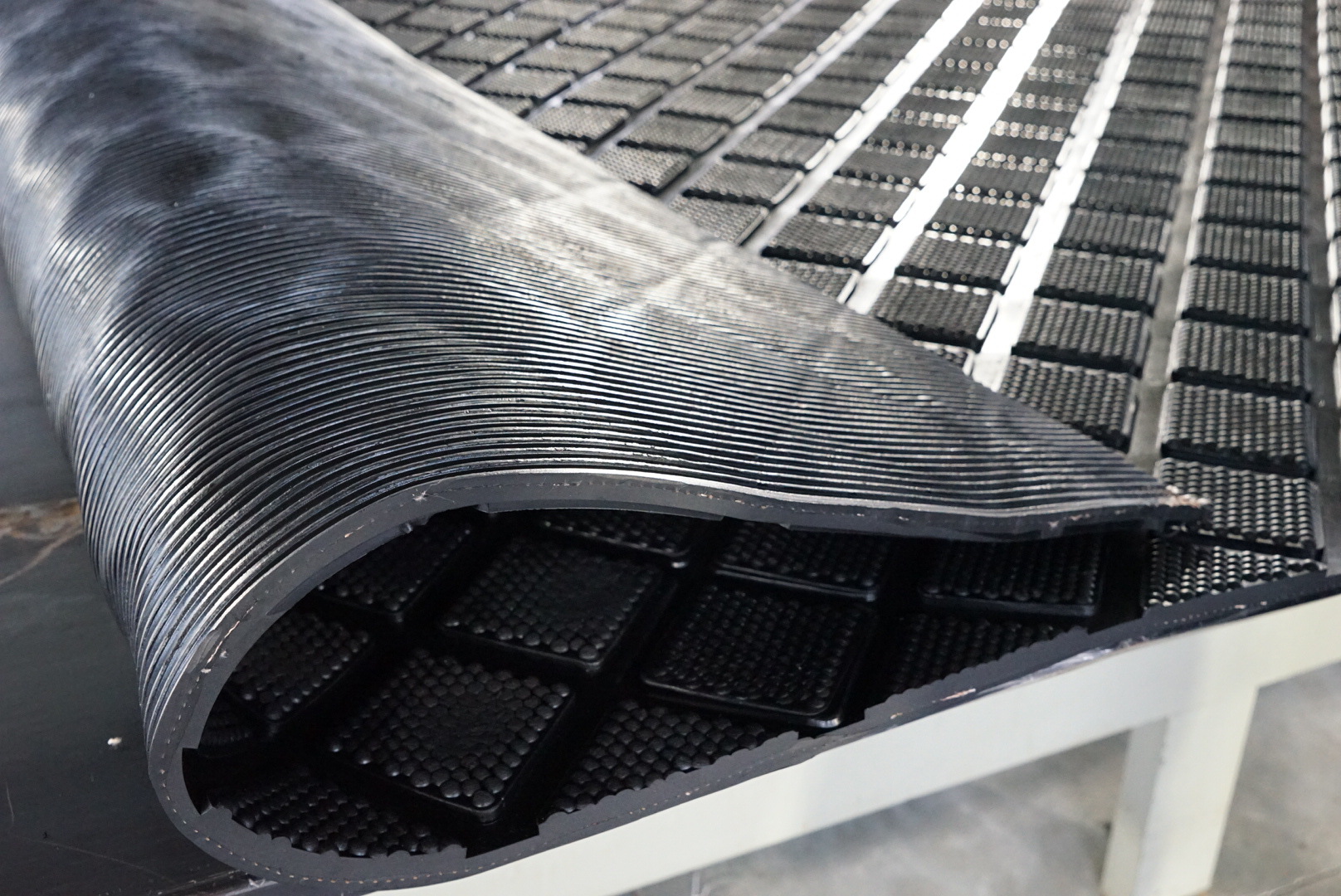 橡胶畜牧垫 养殖场专用牛棚垫 橡胶垫 减震耐磨防滑垫 厂家直销