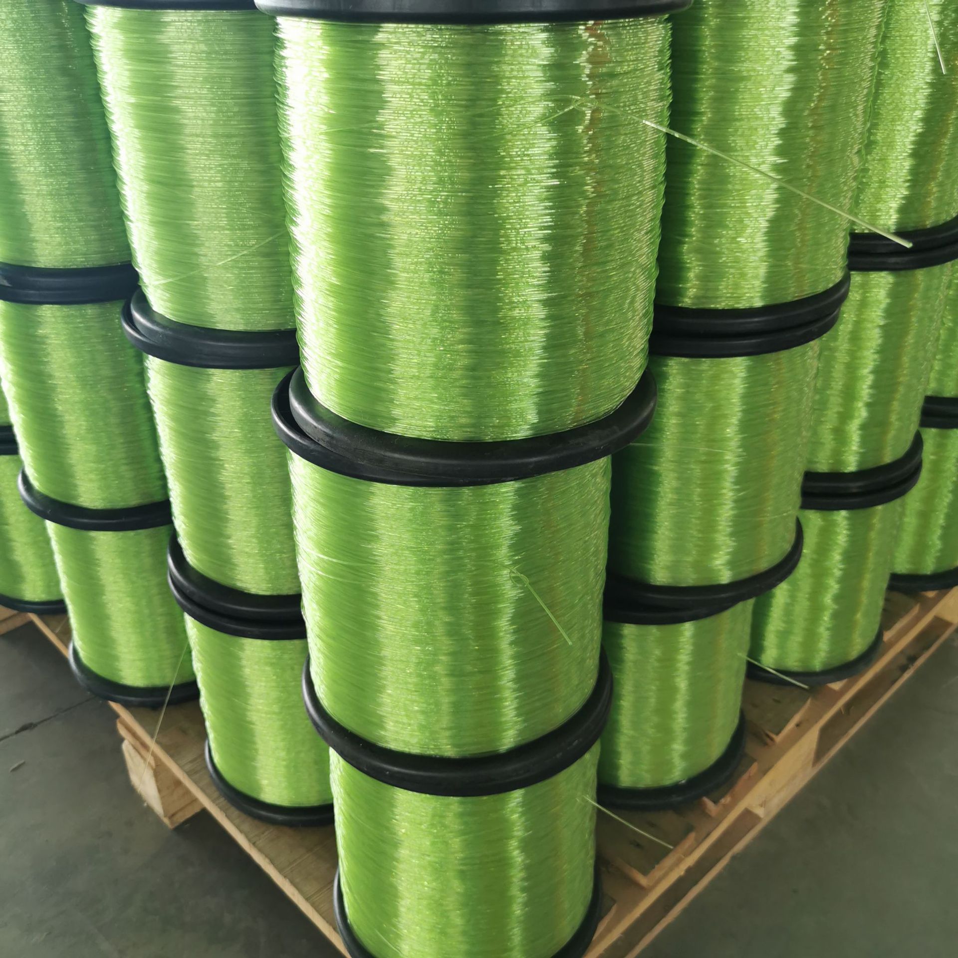 工厂直销 供应尼龙钓鱼线 海钓线 1.3mm*2.25kg 轴装 散装淡绿色