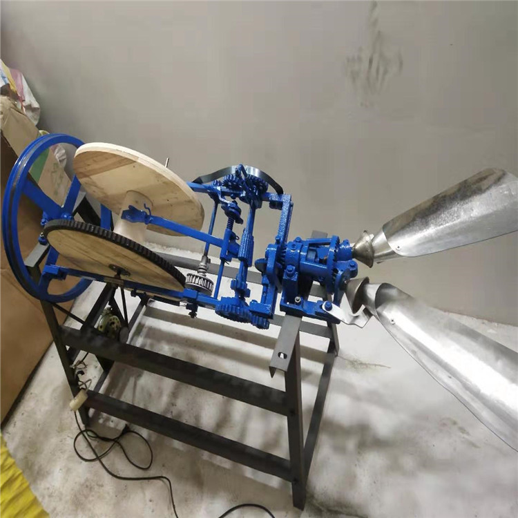 操作简单芦苇单股双股草绳机 蒲草绳子机价格 圆盘麦草编绳机视频