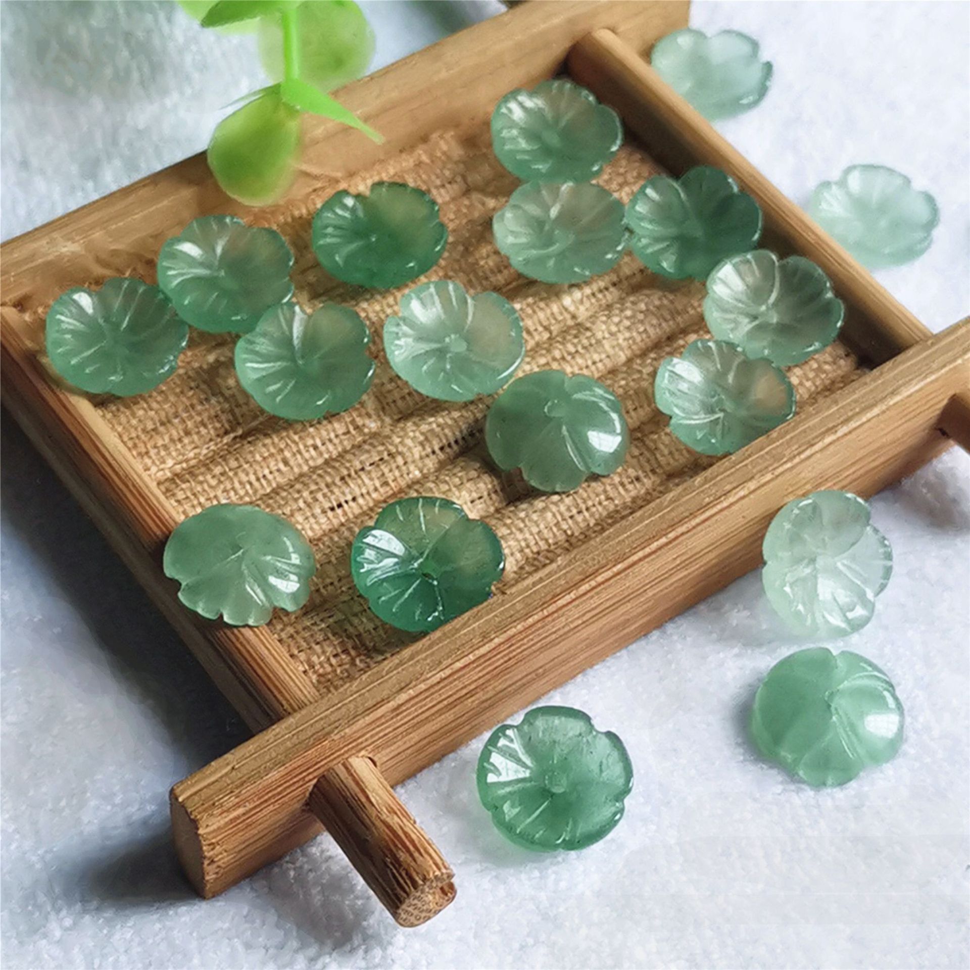 天然绿东陵立体花托小碗花手工雕刻花民族风时尚配件12mm-阿里巴巴
