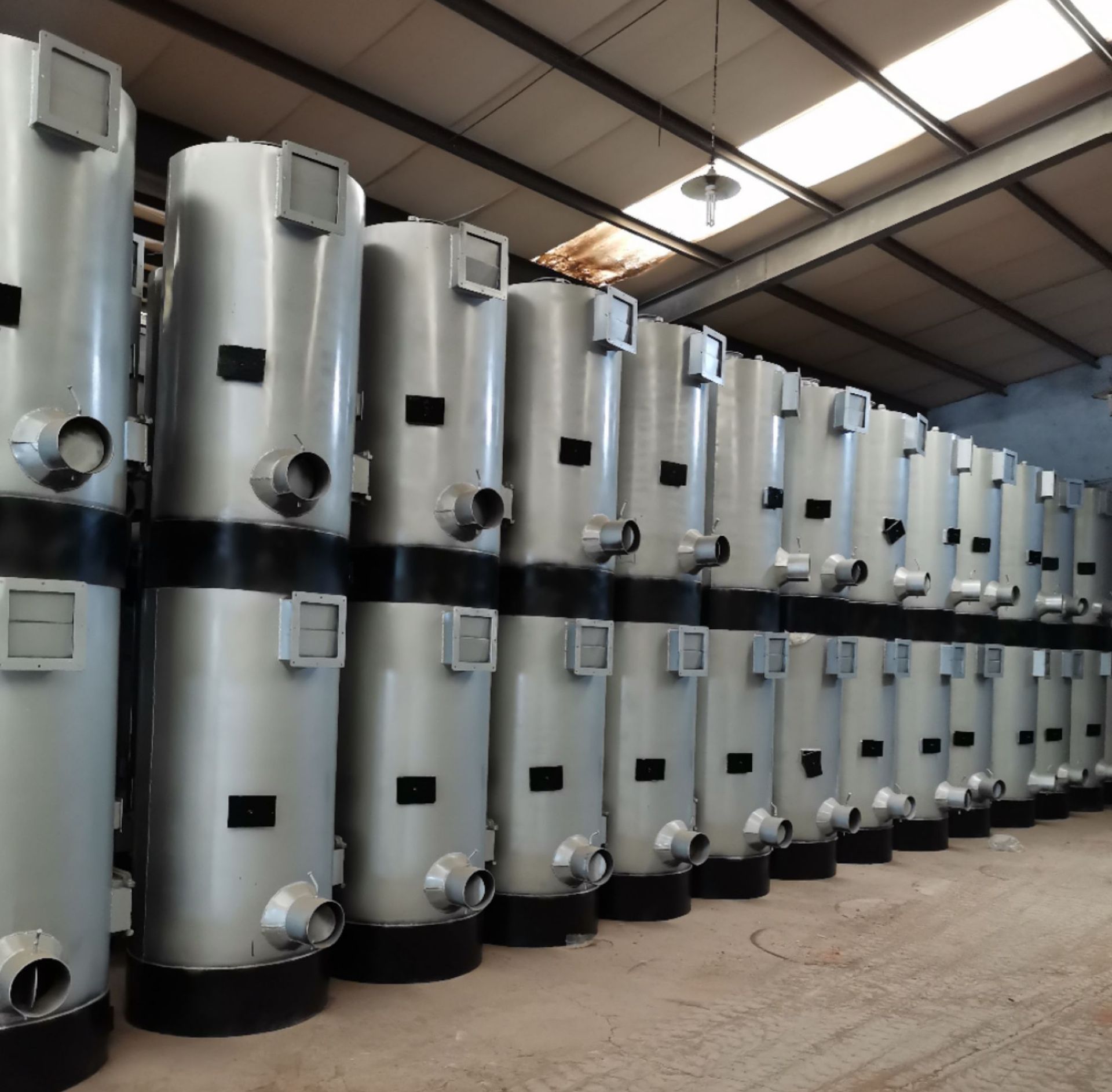 山东鲁丰生产加工立式生物质热风炉 温室养殖大棚生物质热风炉