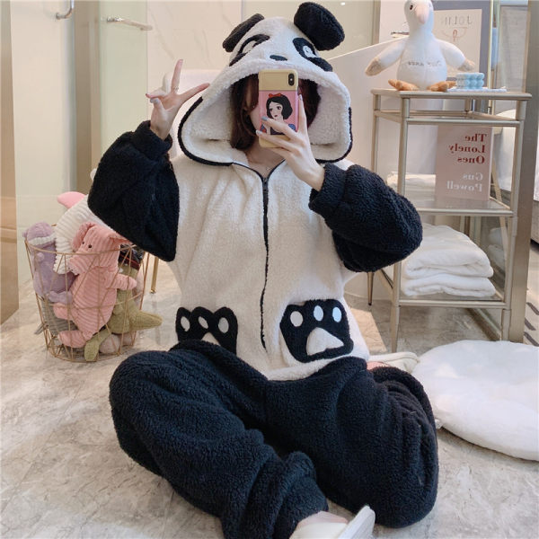 连体卡通小熊睡衣女秋冬季珊瑚绒加绒加厚可爱加大码法兰绒家居服