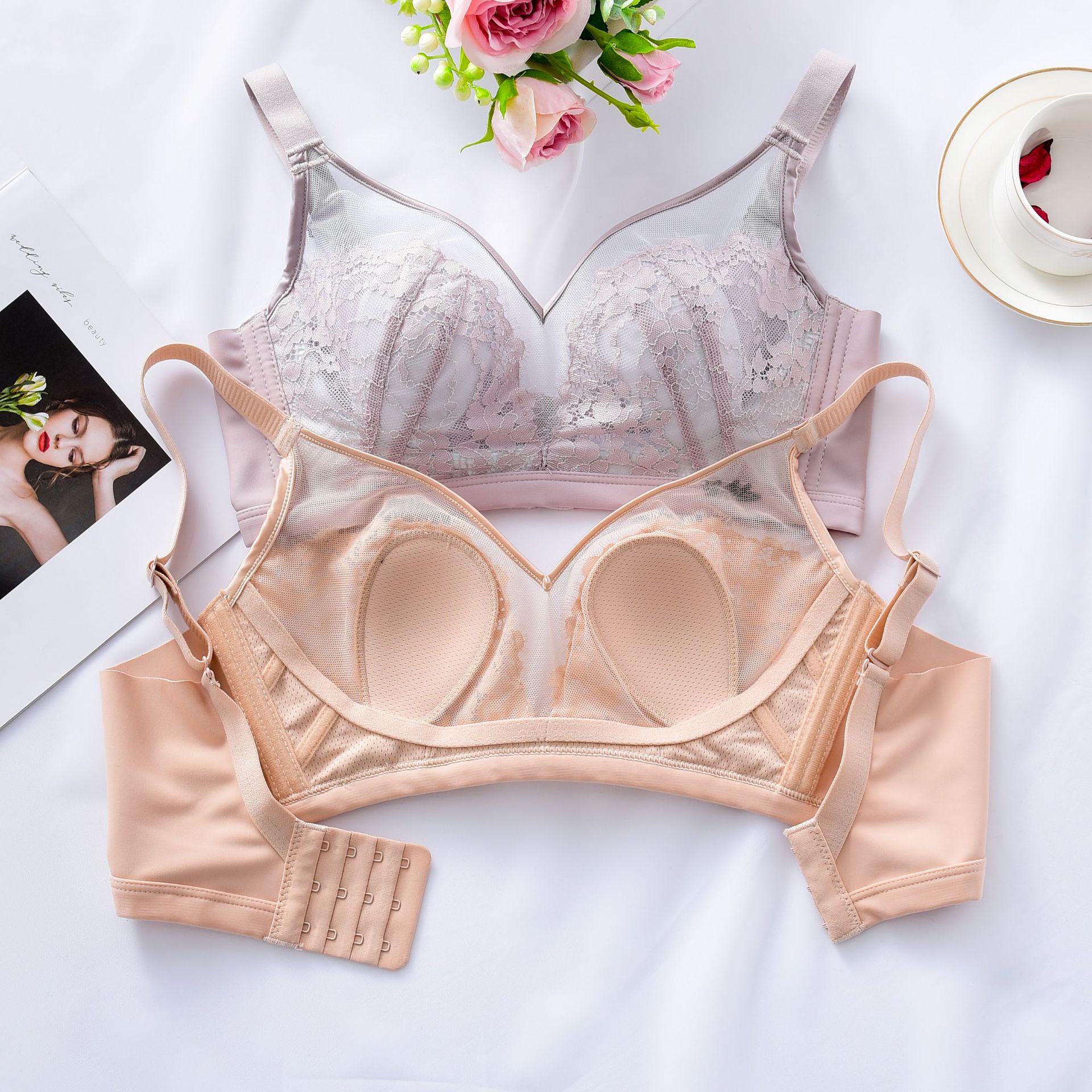 2022新款超薄款女士冰丝透视抹胸内衣大胸显小性感蕾丝文胸水晶杯